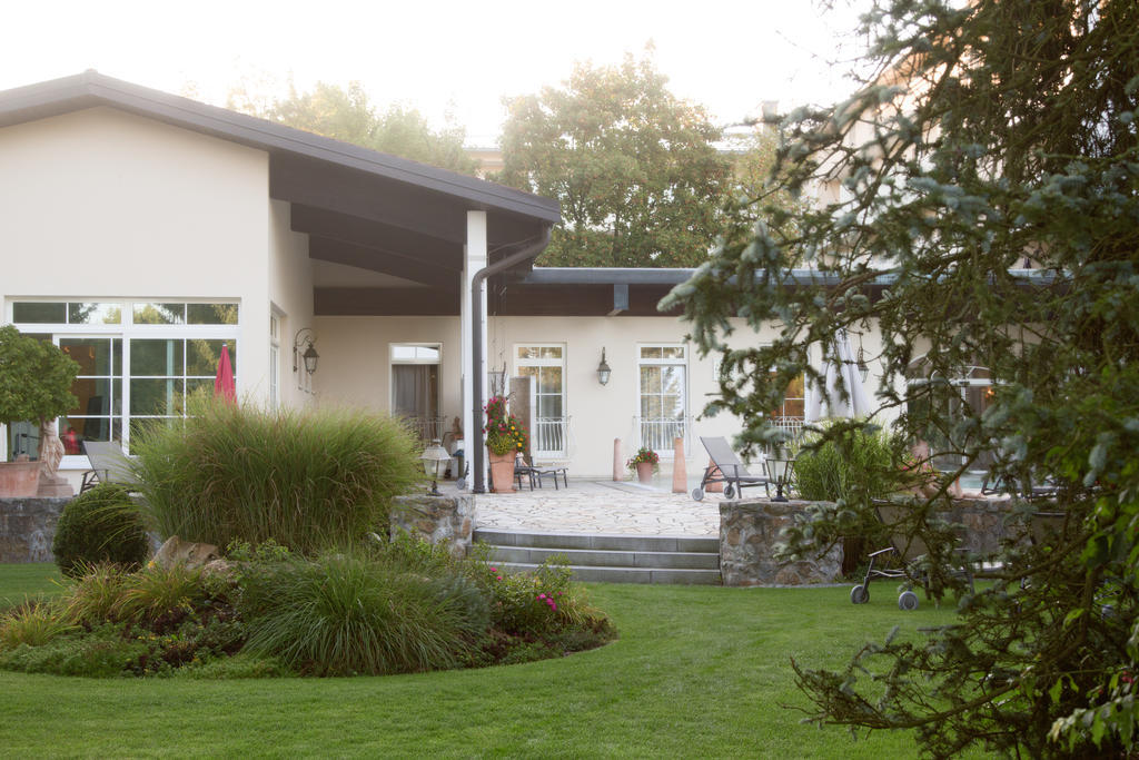 Thermenhotel Quellenhof Bad Fussing Exterior photo