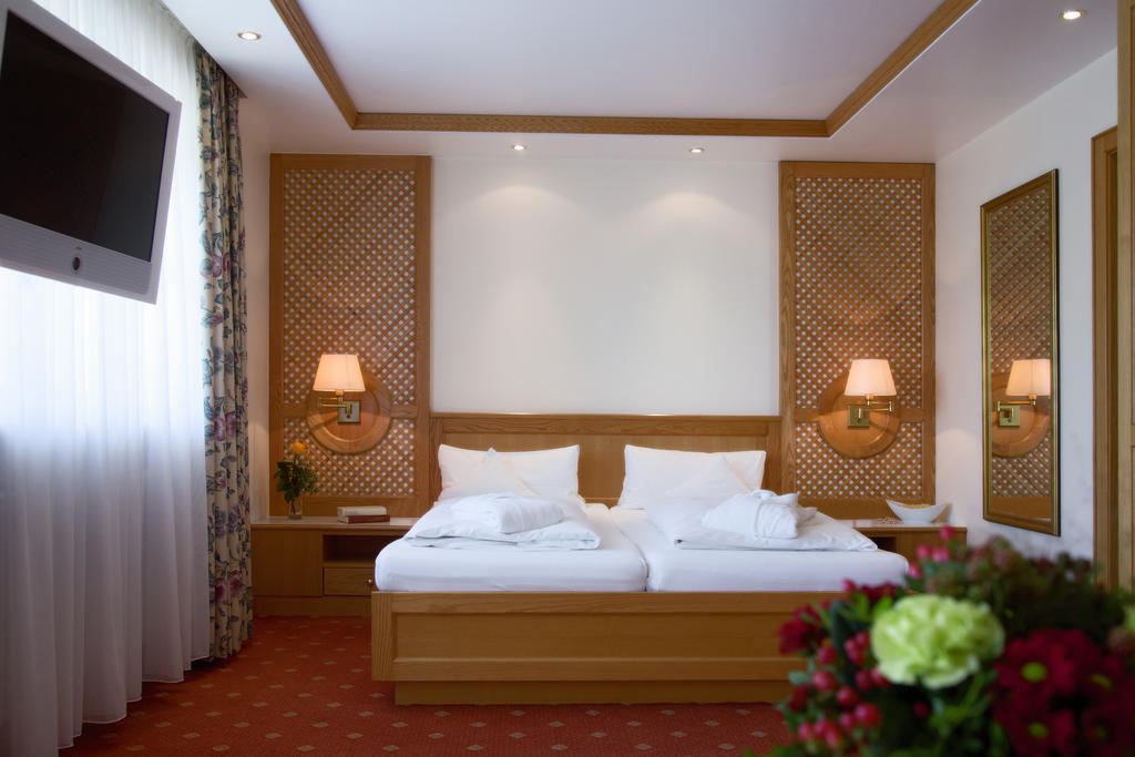 Thermenhotel Quellenhof Bad Fussing Exterior photo
